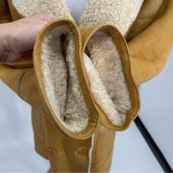 Calafate Shearling coat - Picture 14 of 16